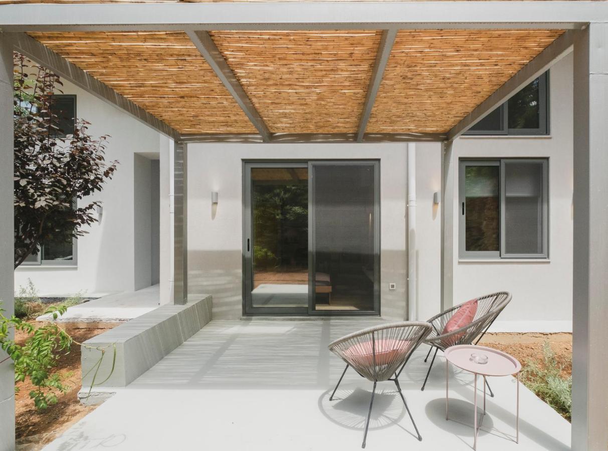 Apartment Sun-splashed Stylish Flat, Steps To Old Town *