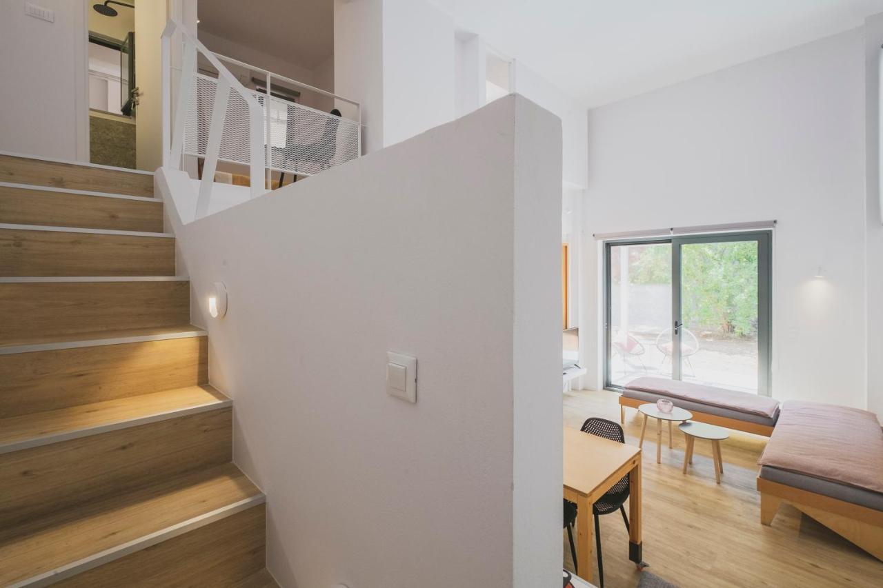 Sun-splashed Stylish Flat, Steps To Old Town Apartament