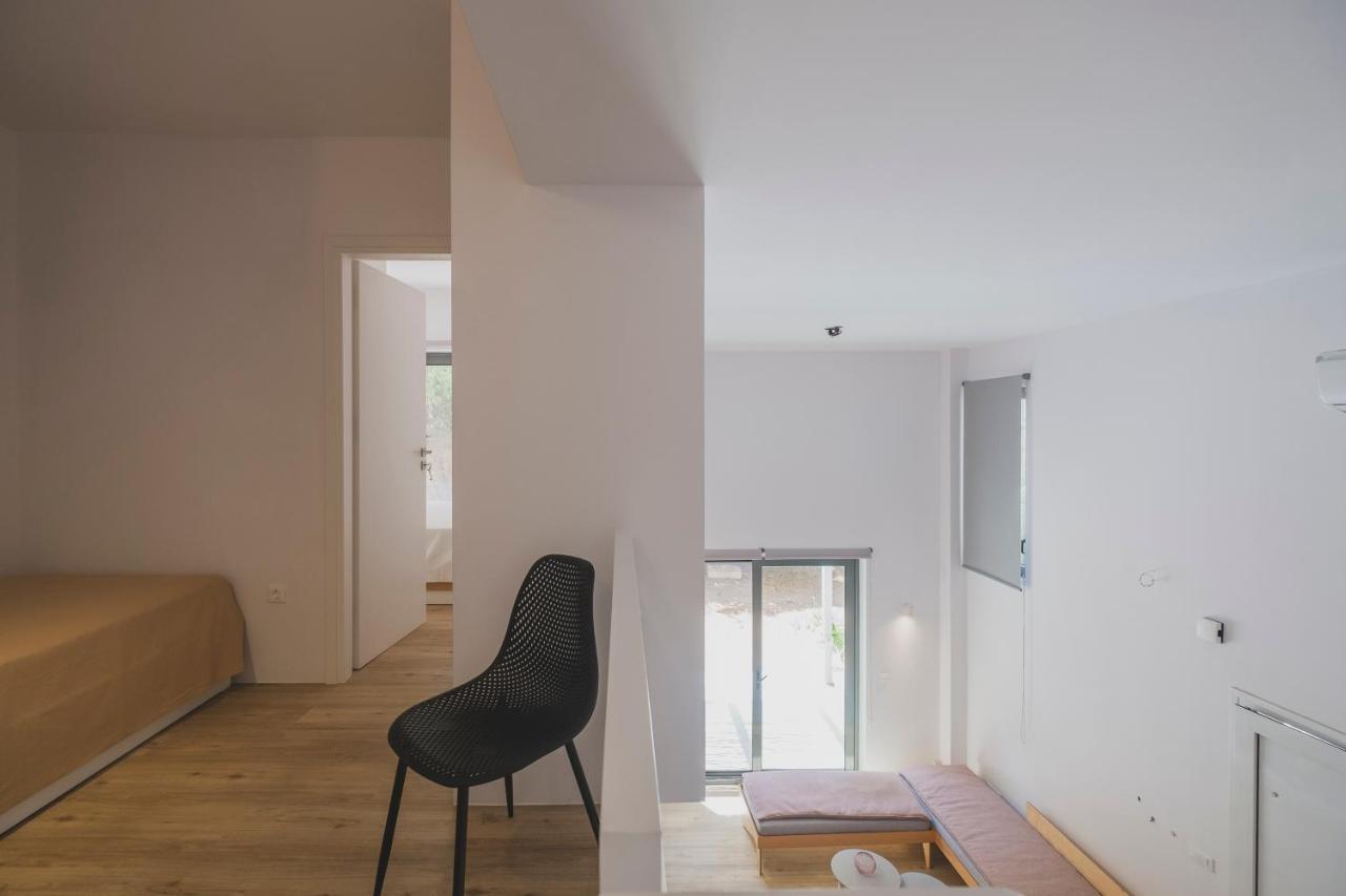 Sun-splashed Stylish Flat, Steps To Old Town Apartament